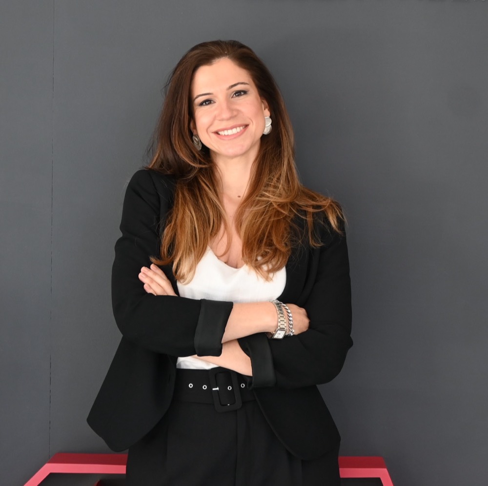 Valentina De León, Directora